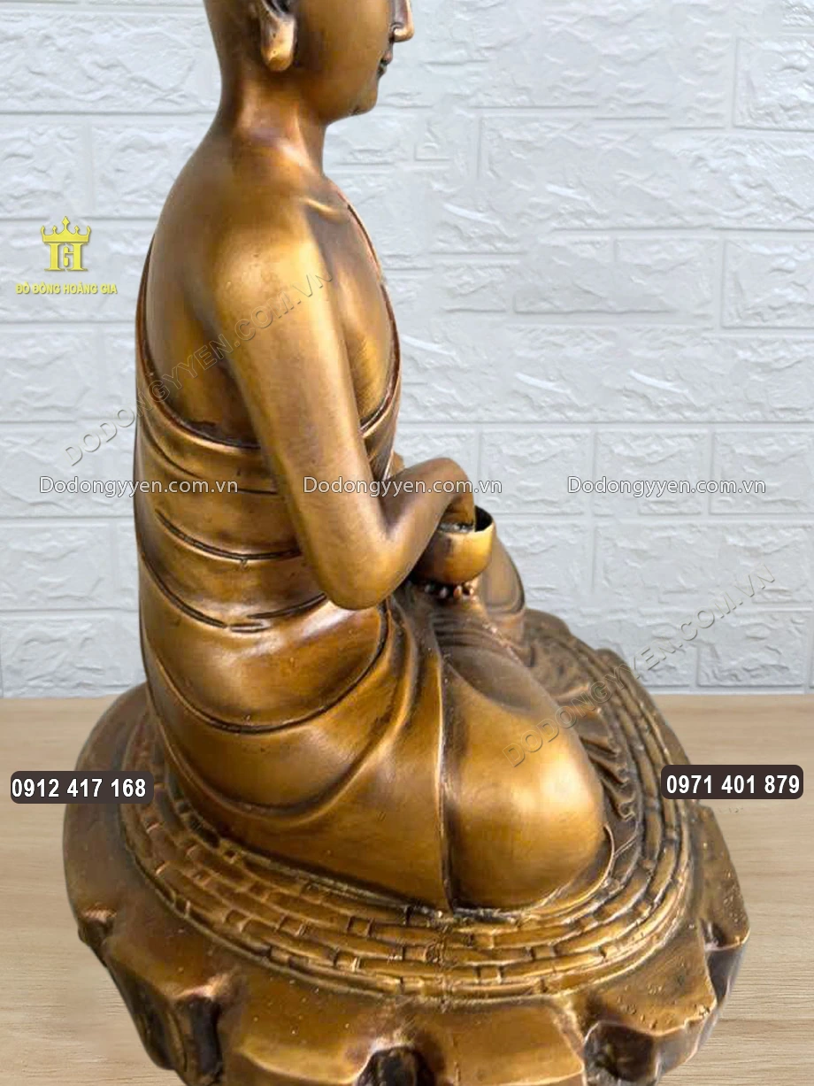 Từng họa tiết hoa văn được chạm khắc sắc n&eacute;t